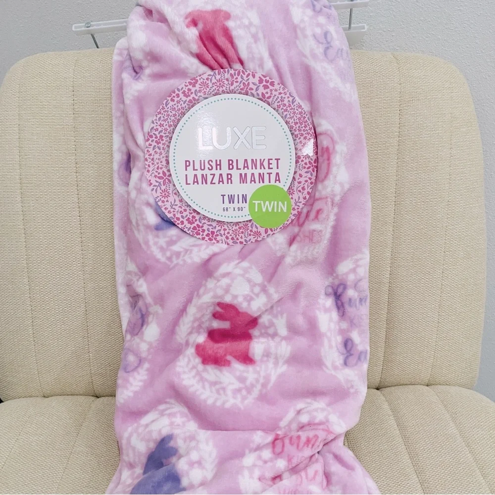 Luxe plush blanket