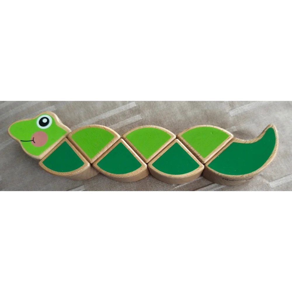 Melissa &‎ Doug Wooden Flexible Caterpillar Toy Green Jointed Wood AV12332