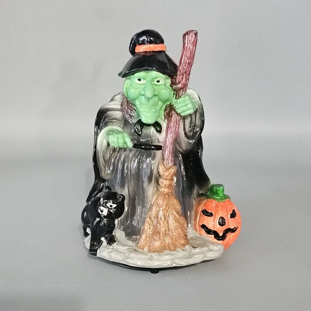 Vintage 80s Flambro Witch Flickering Light Up Plastic Figure Black Cat Pumpkin