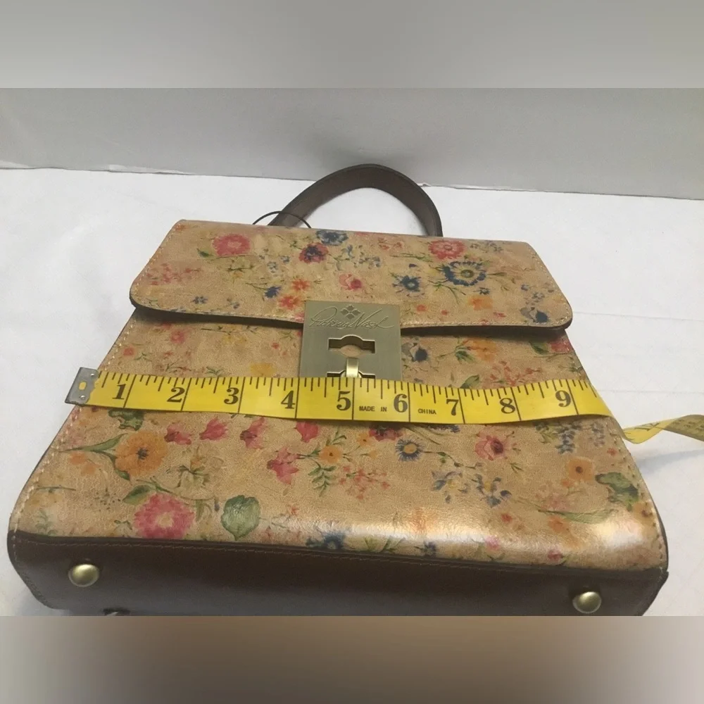Patricia Nash everyday handle lock