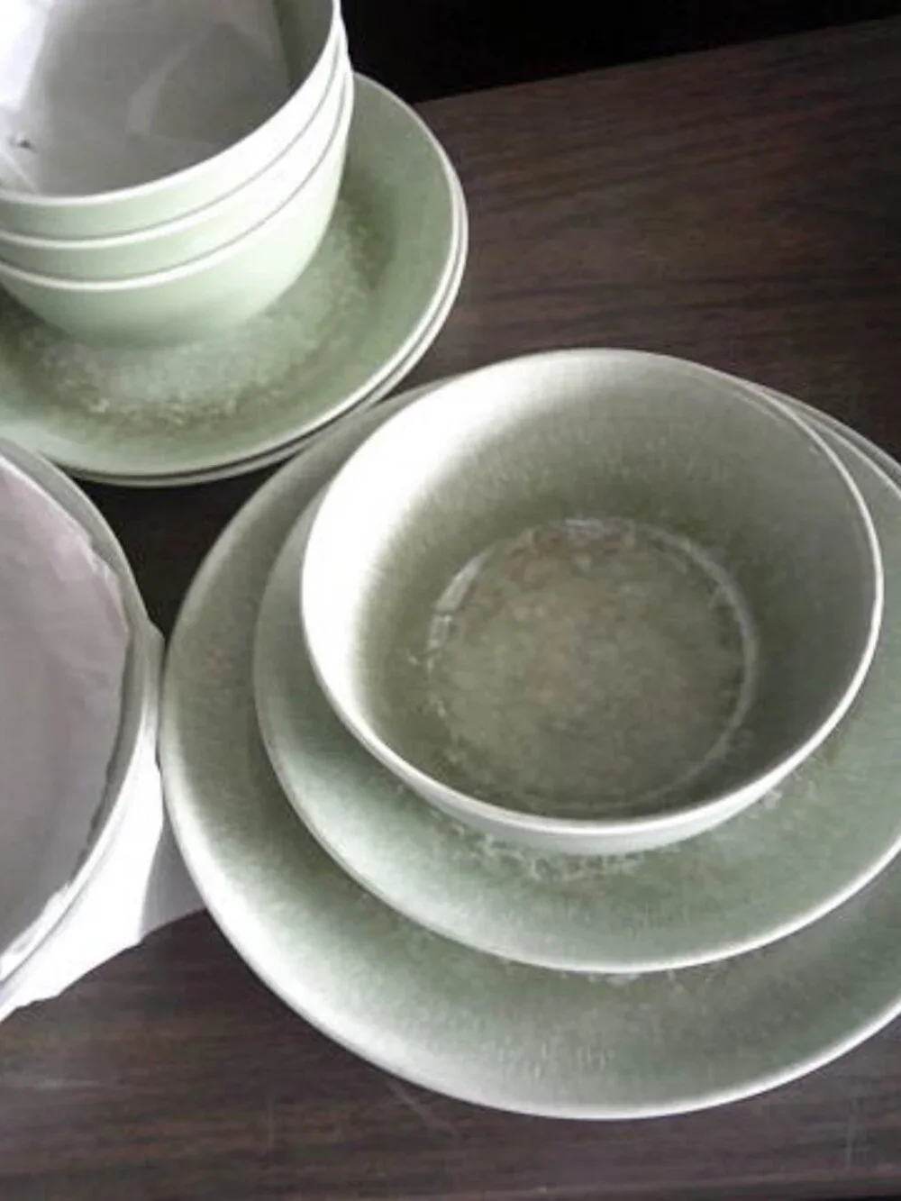 NEW LOT BETTER HOMES & GARDENS DISHES BOWLS PLATES SAUCERS MATCHING GREEN SET 🔥