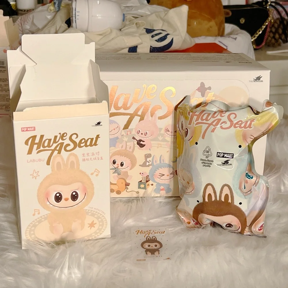 POP MART complements bags