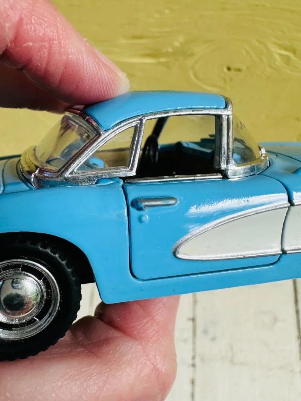 Kinsmart 34 scale