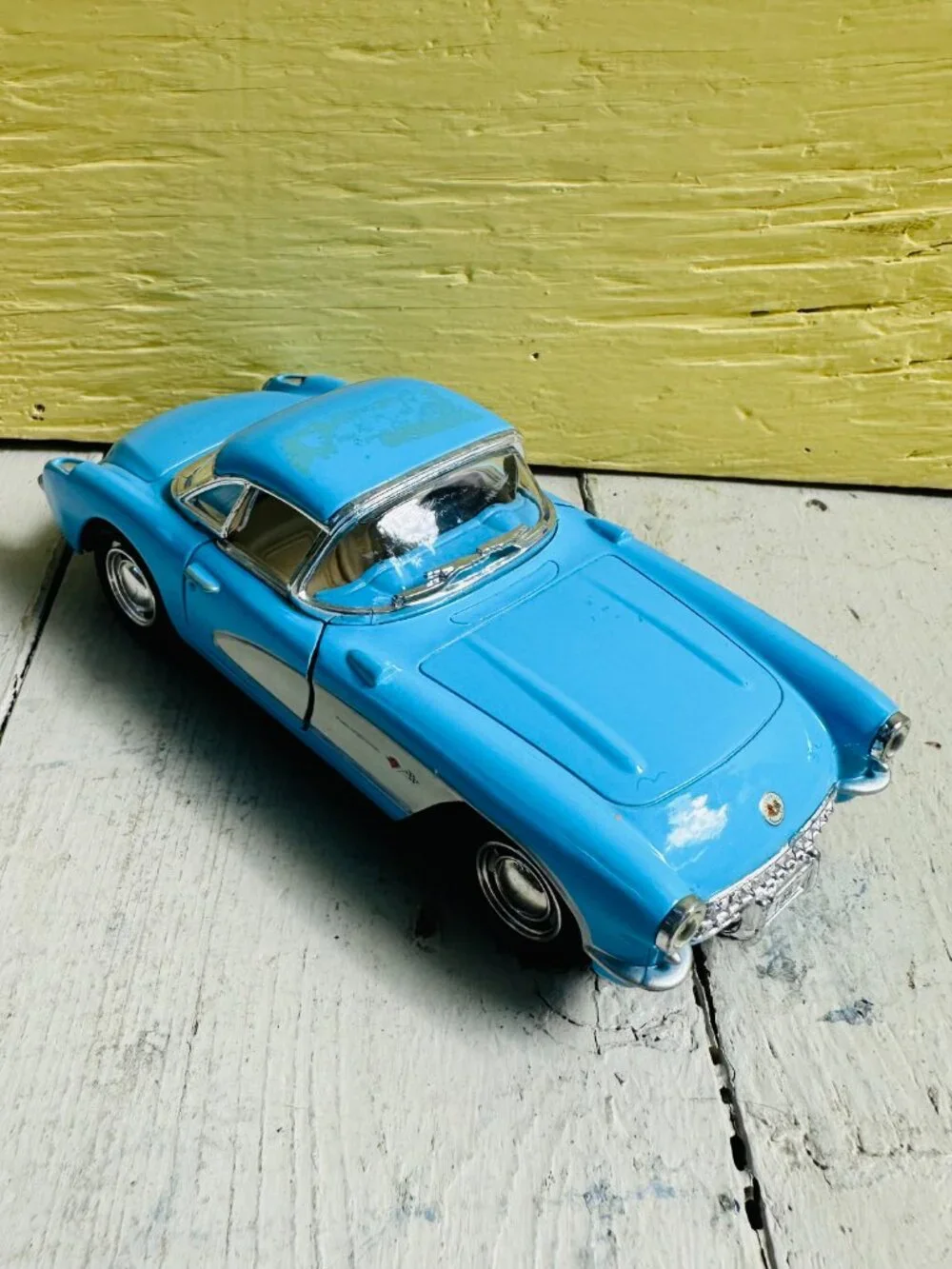 Kinsmart 34 scale