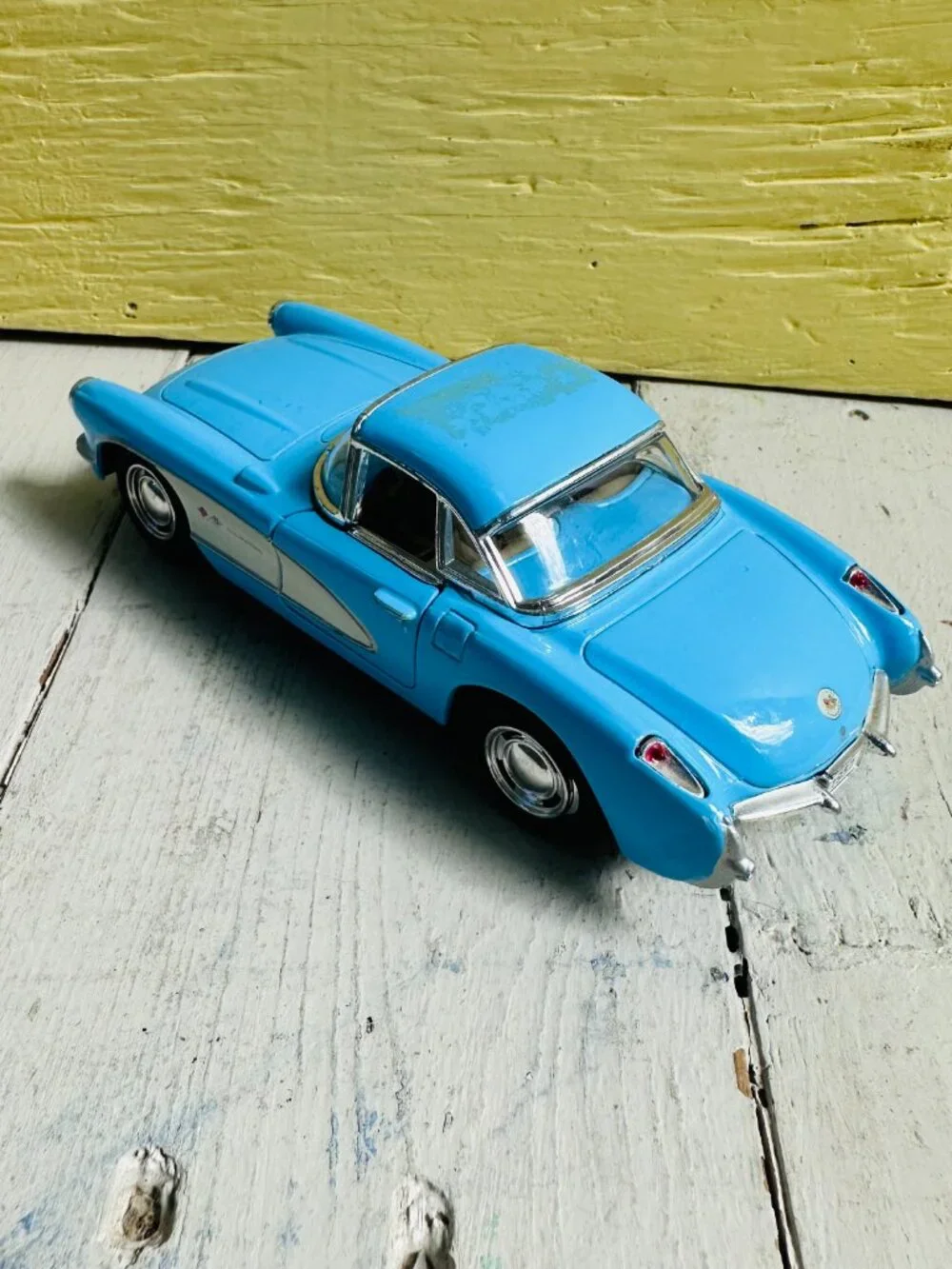 Kinsmart 34 scale