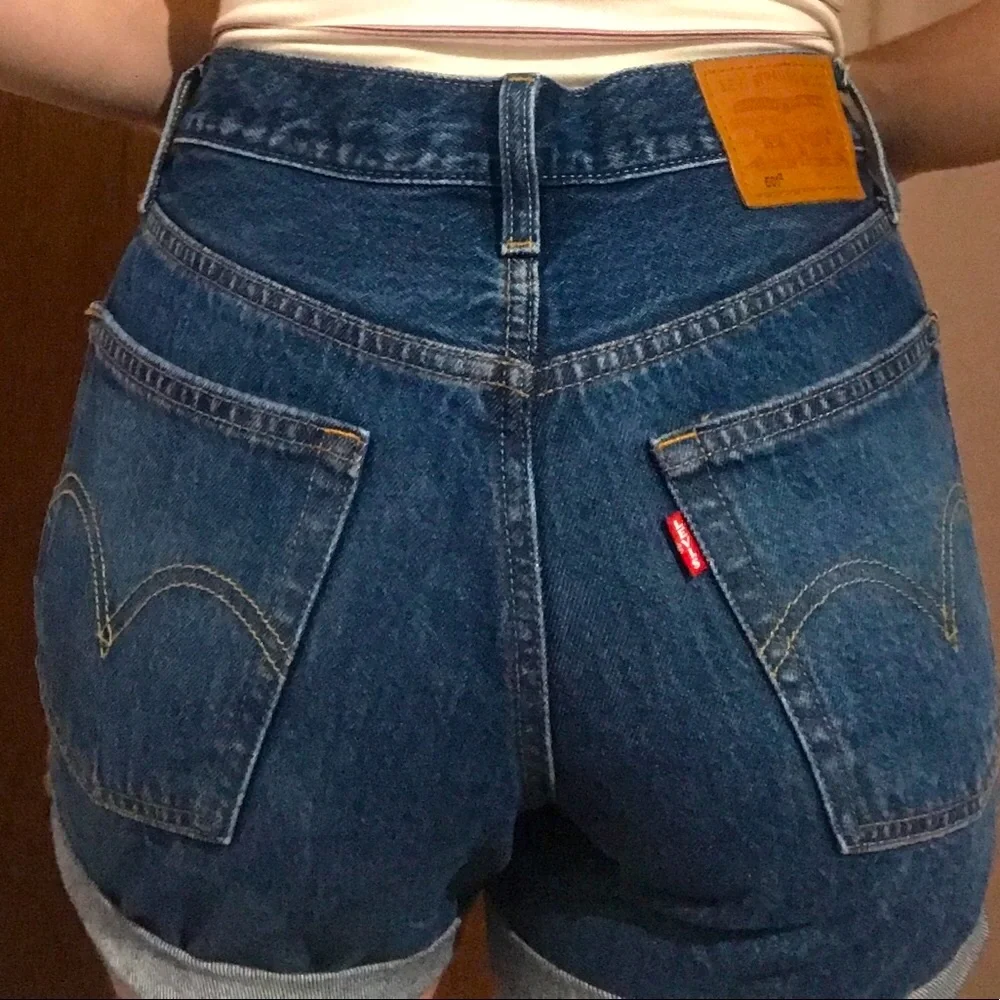 Levis free first feel