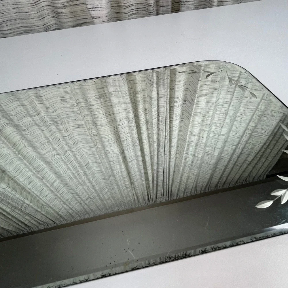 Unbranded vintage etched