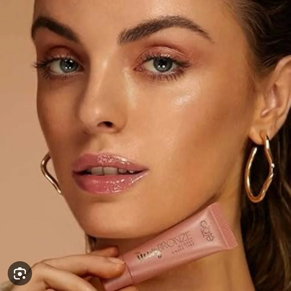 Ciaté London keep cheeks