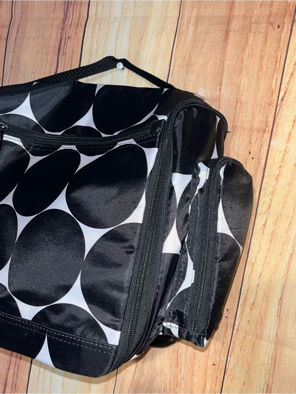Thirty-One Deluxe Hanging Cosmetic Bag Travel Toiletry Big Dots Black & White