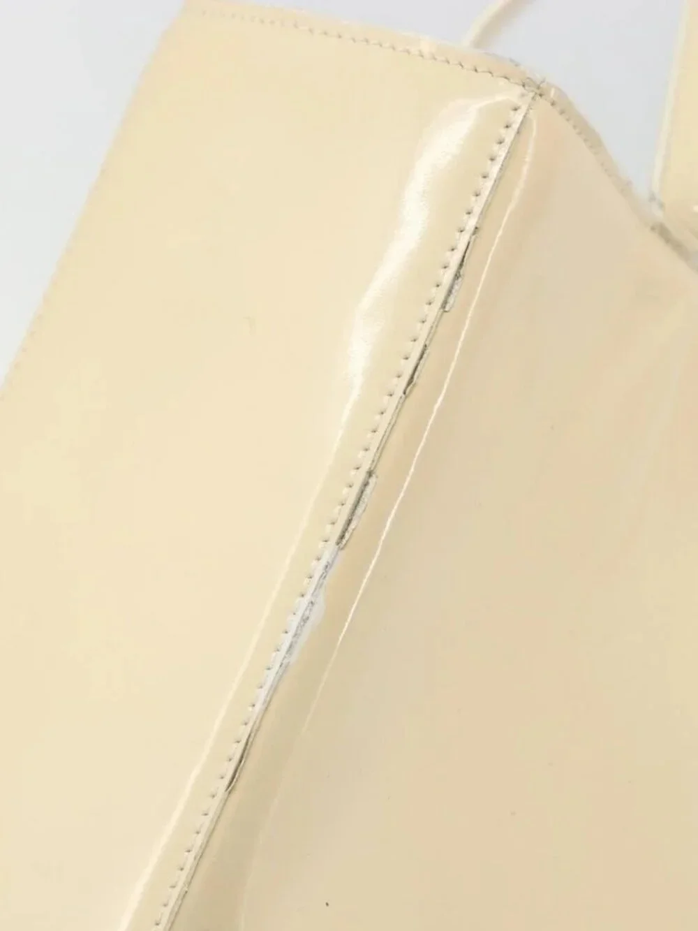 CHANEL brand	chanel color	ivory