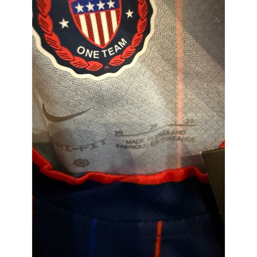 Nike usa little