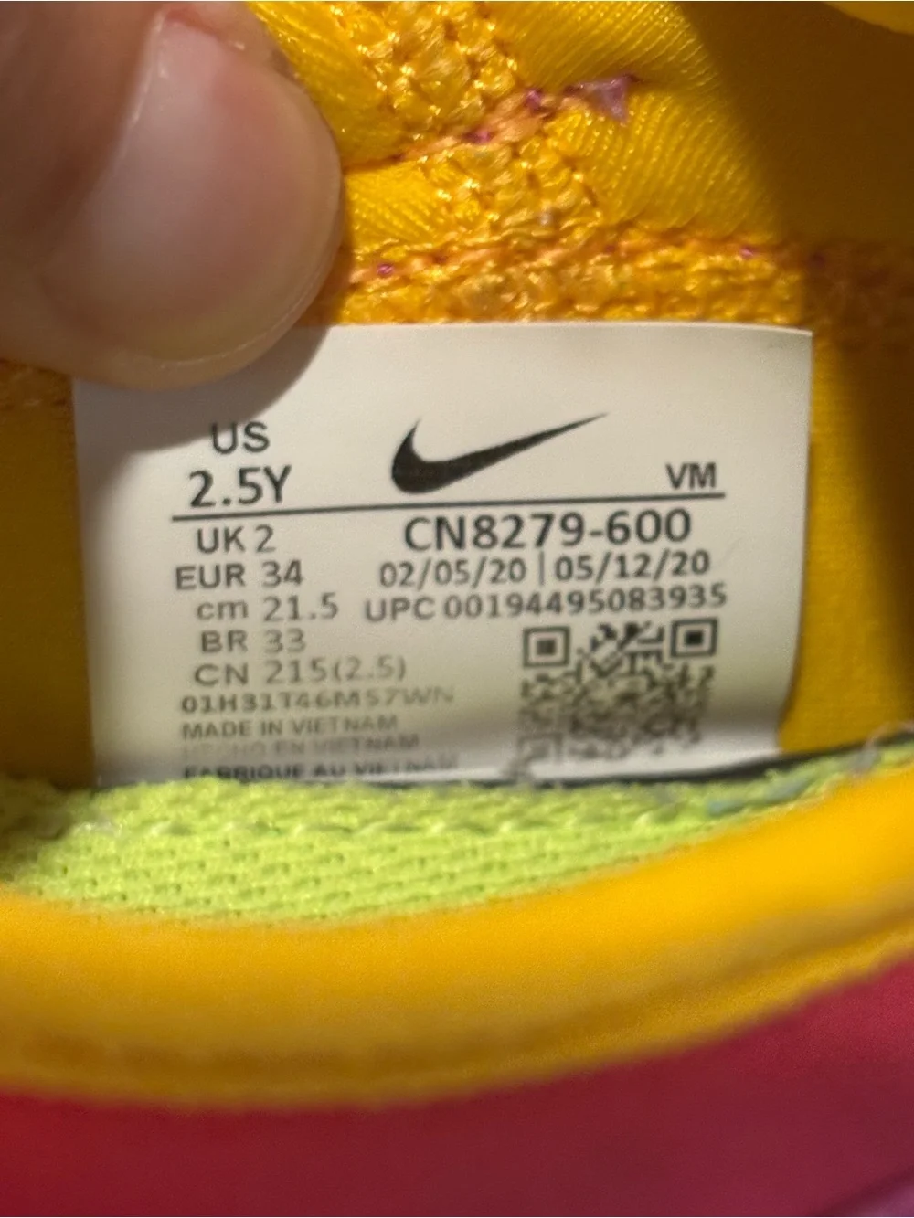 Nike slip sneakers