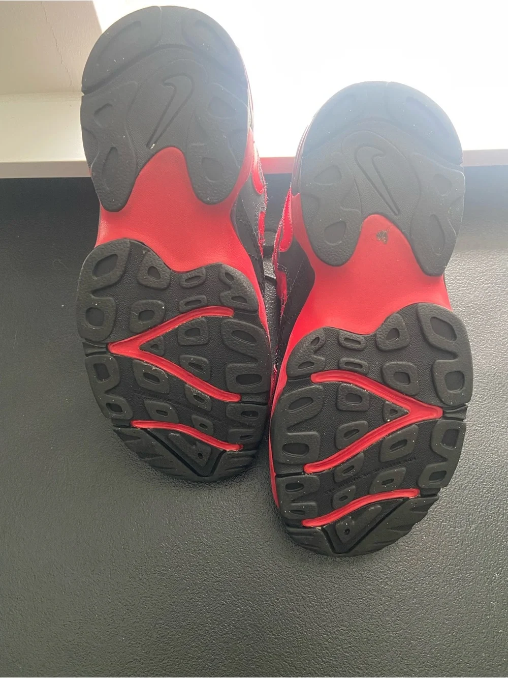 Nike red black