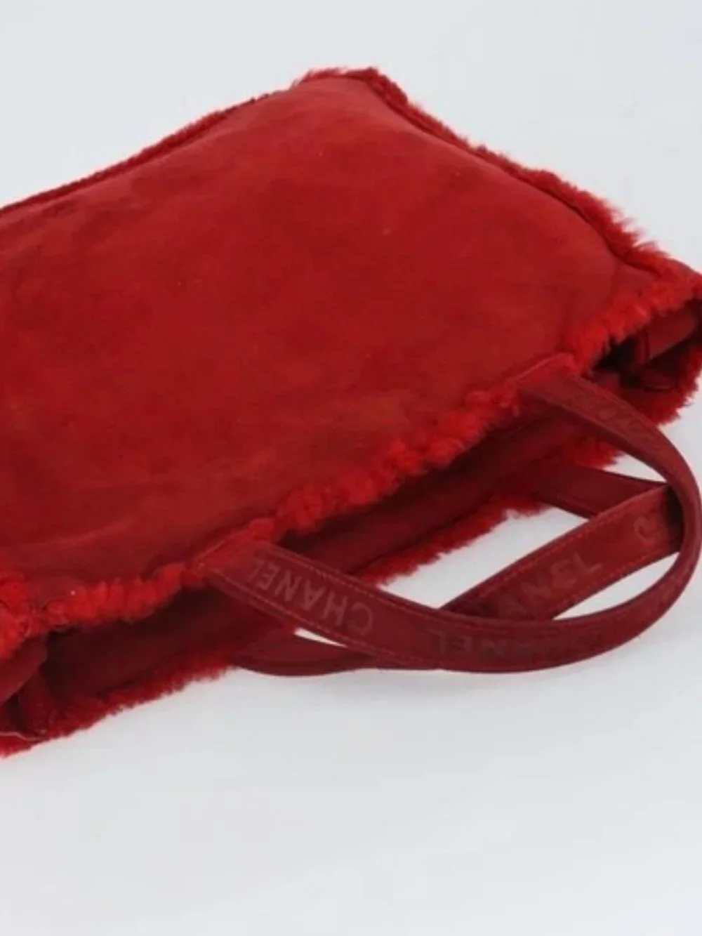 CHANEL brand	chanel color	red
