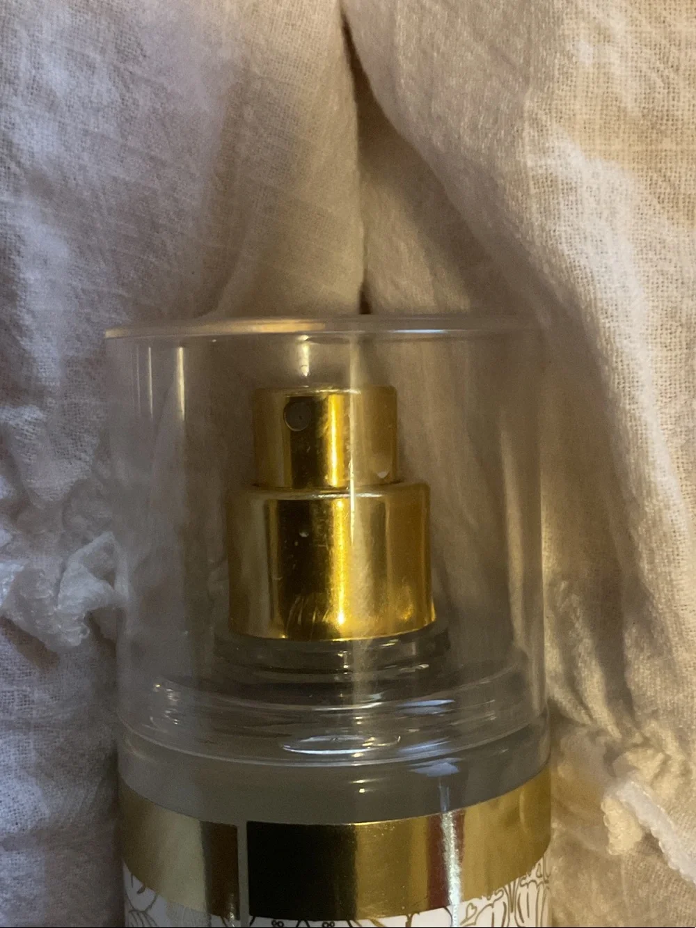 Jessica Simpson gold white