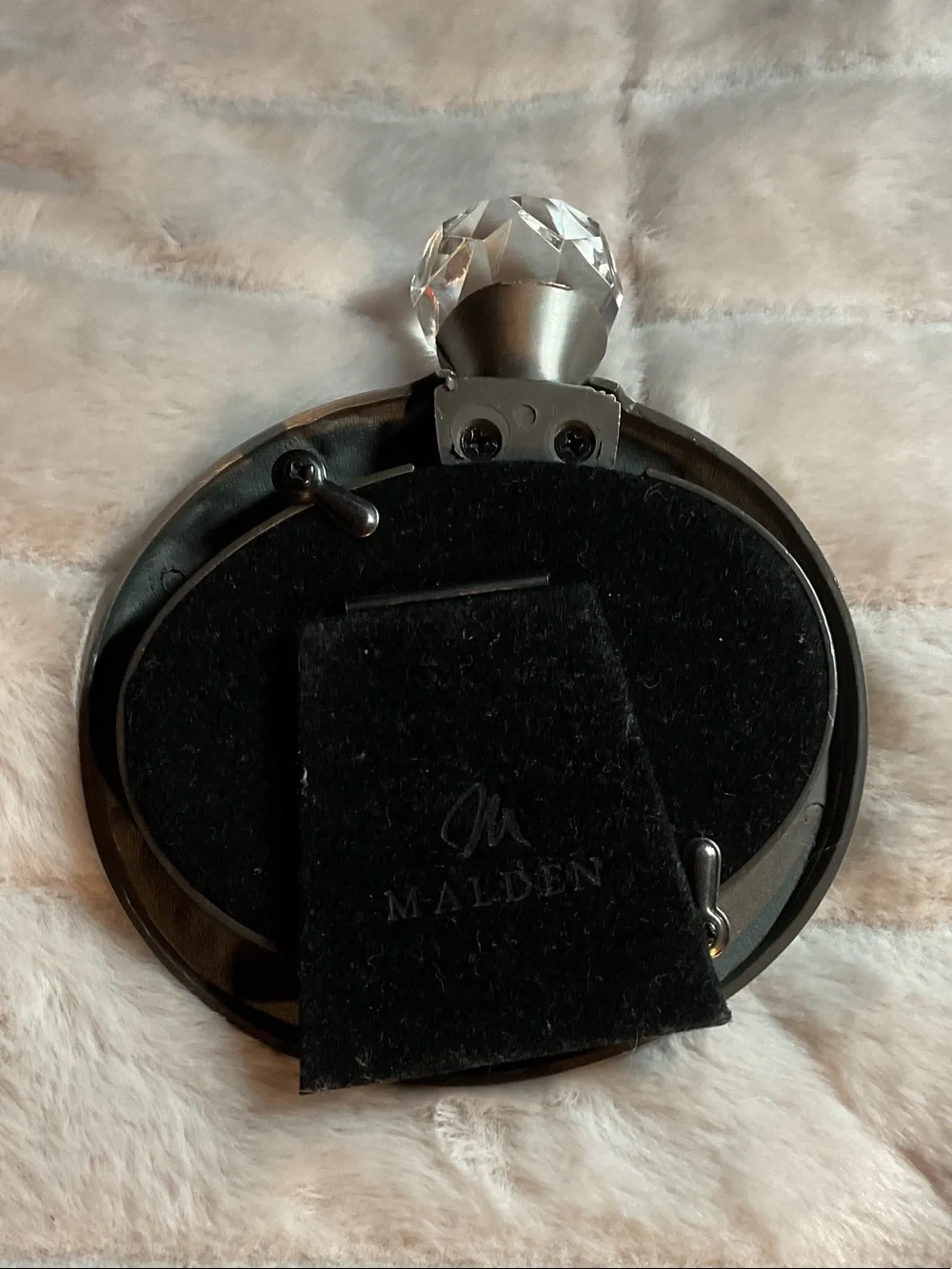 Malden decorative oval