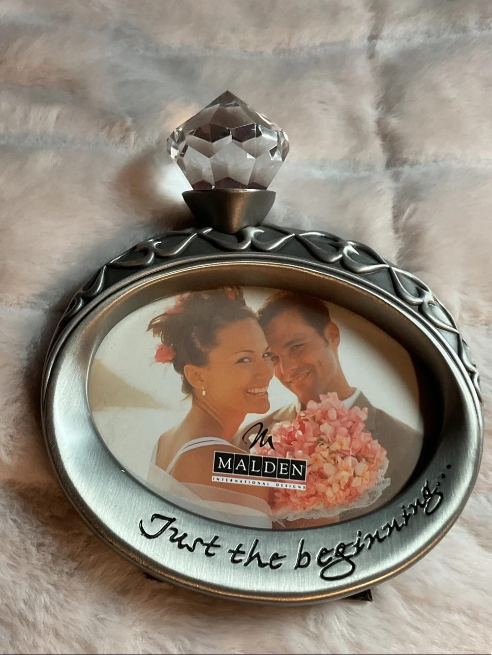 Malden decorative oval
