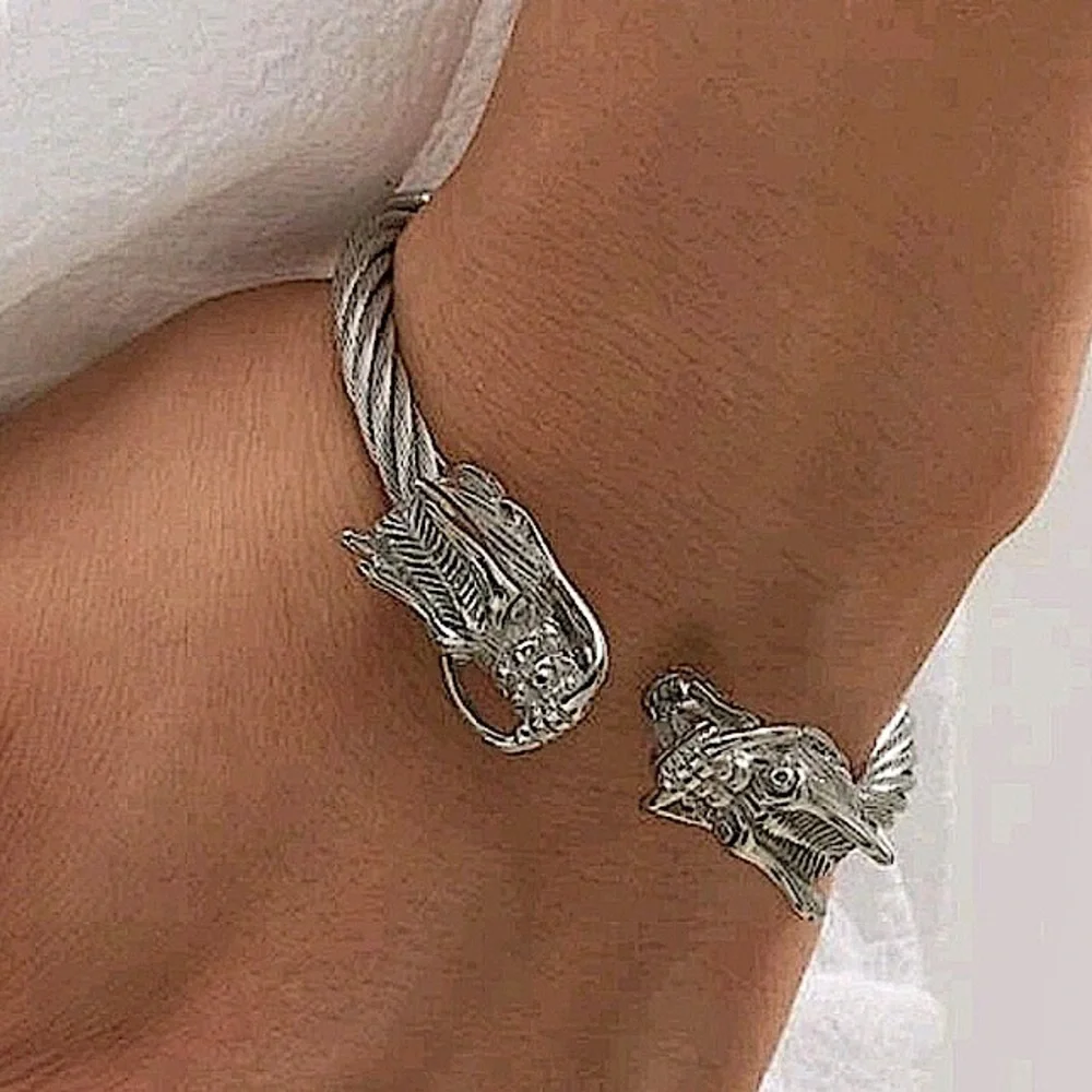 N/A silver twisted