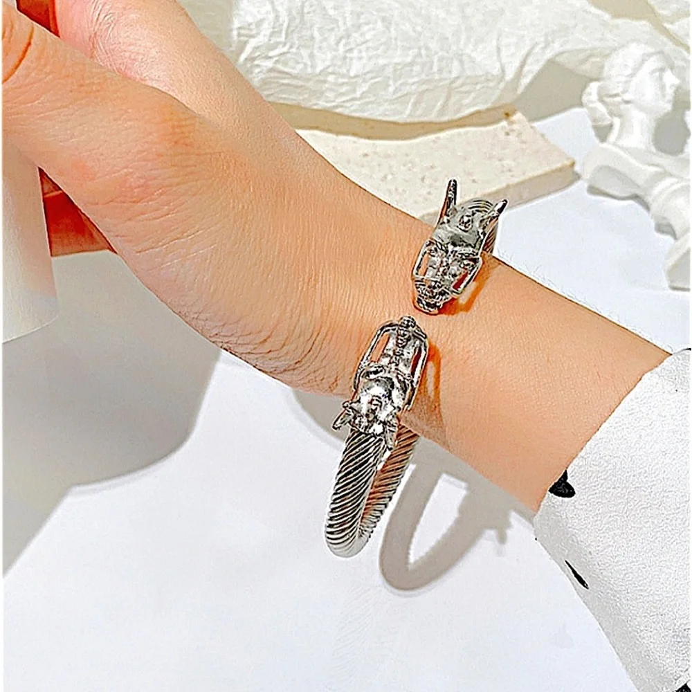 N/A silver twisted