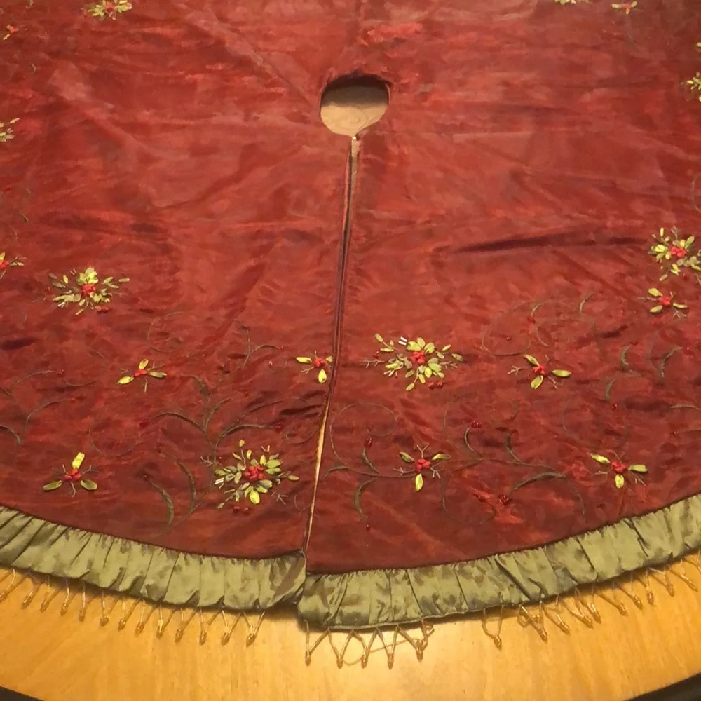 Vintage Tulle Tree Skirt w/Beads, Embroidery & Ribbon 50” Circumference