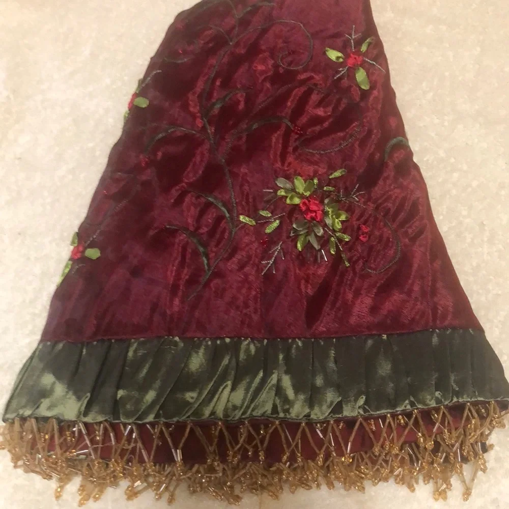 Vintage Tulle Tree Skirt w/Beads, Embroidery & Ribbon 50” Circumference