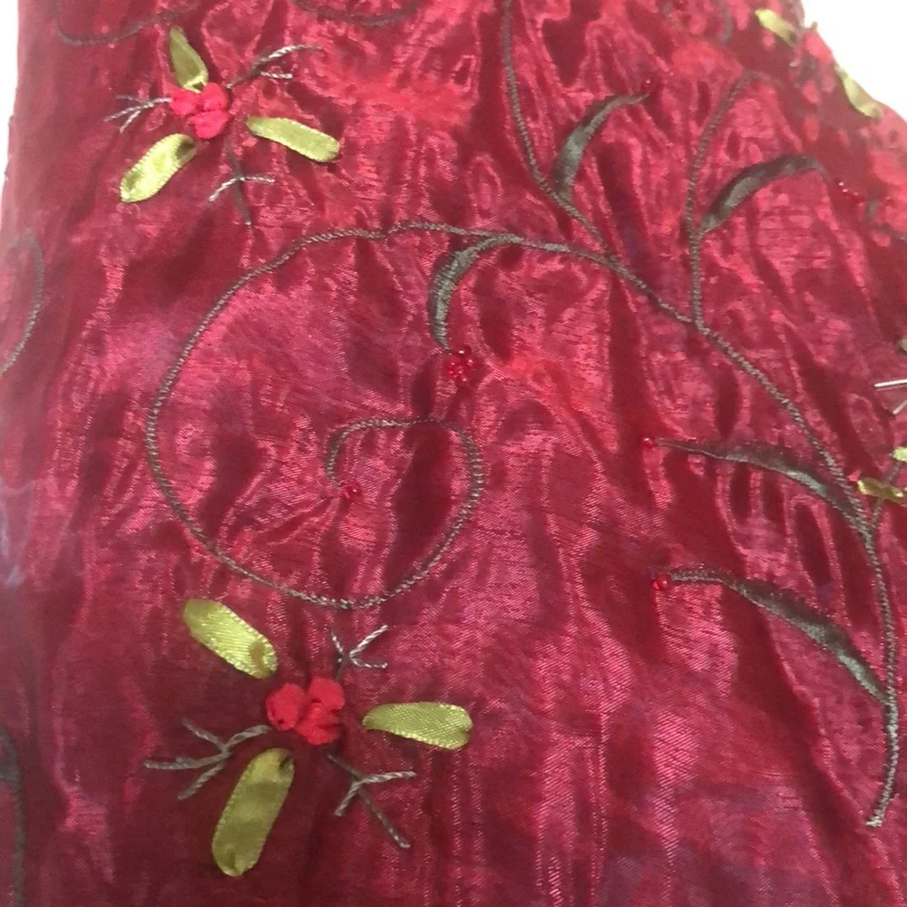 Vintage Tulle Tree Skirt w/Beads, Embroidery & Ribbon 50” Circumference