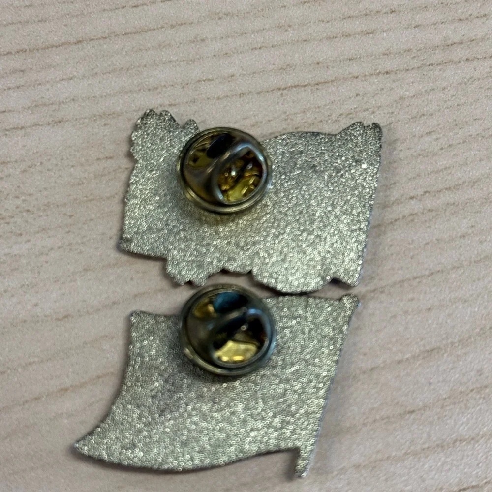 N/A two pins
