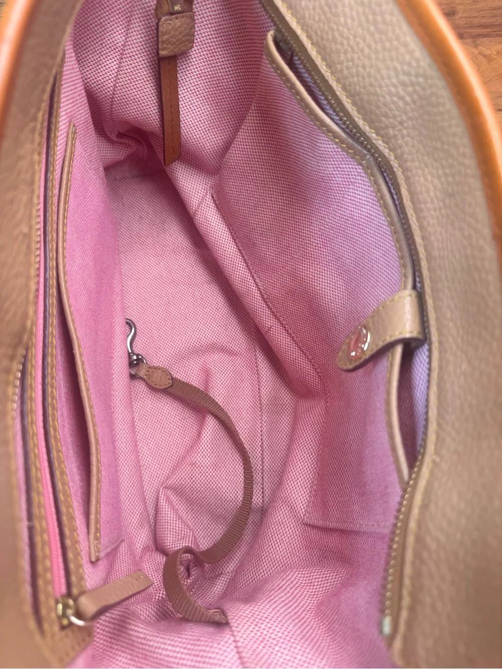 Dooney & Bourke classic dooney