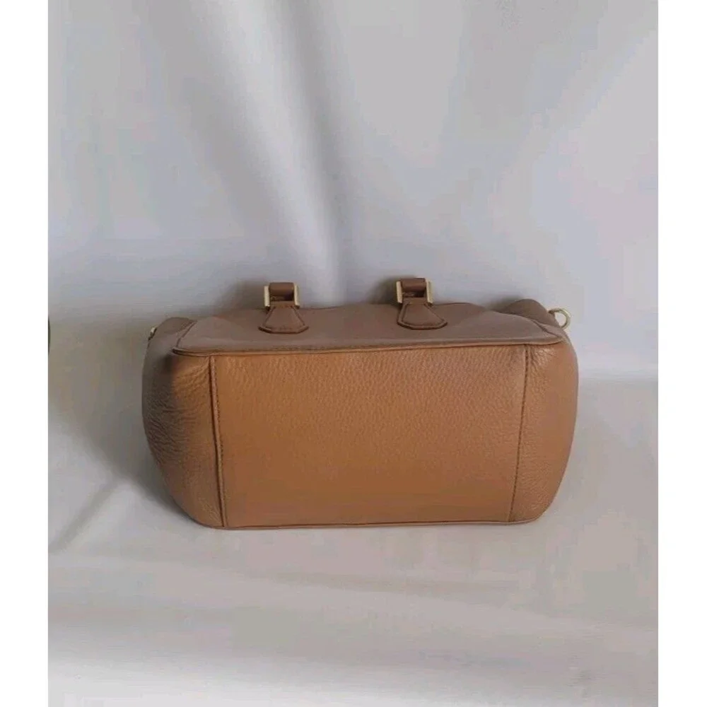Tory Burch compact pebbled