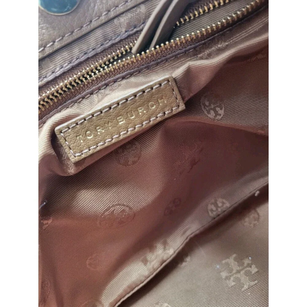 Tory Burch compact pebbled