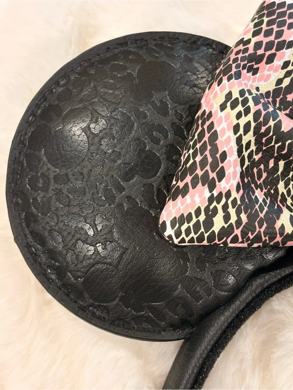 Loungefly reposhing this