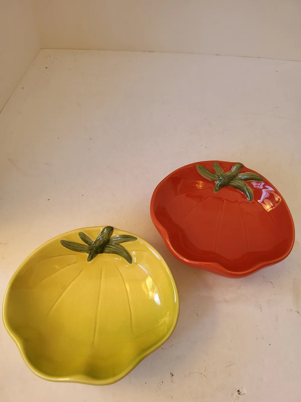 Williams-Sonoma Heirloom Tomato Dipping Bowls S/2 Red And Green