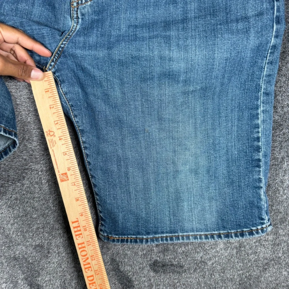 Levis 569 Loose Straight Denim Shorts Mens 40 Blue Medium Wash Stretch Casual