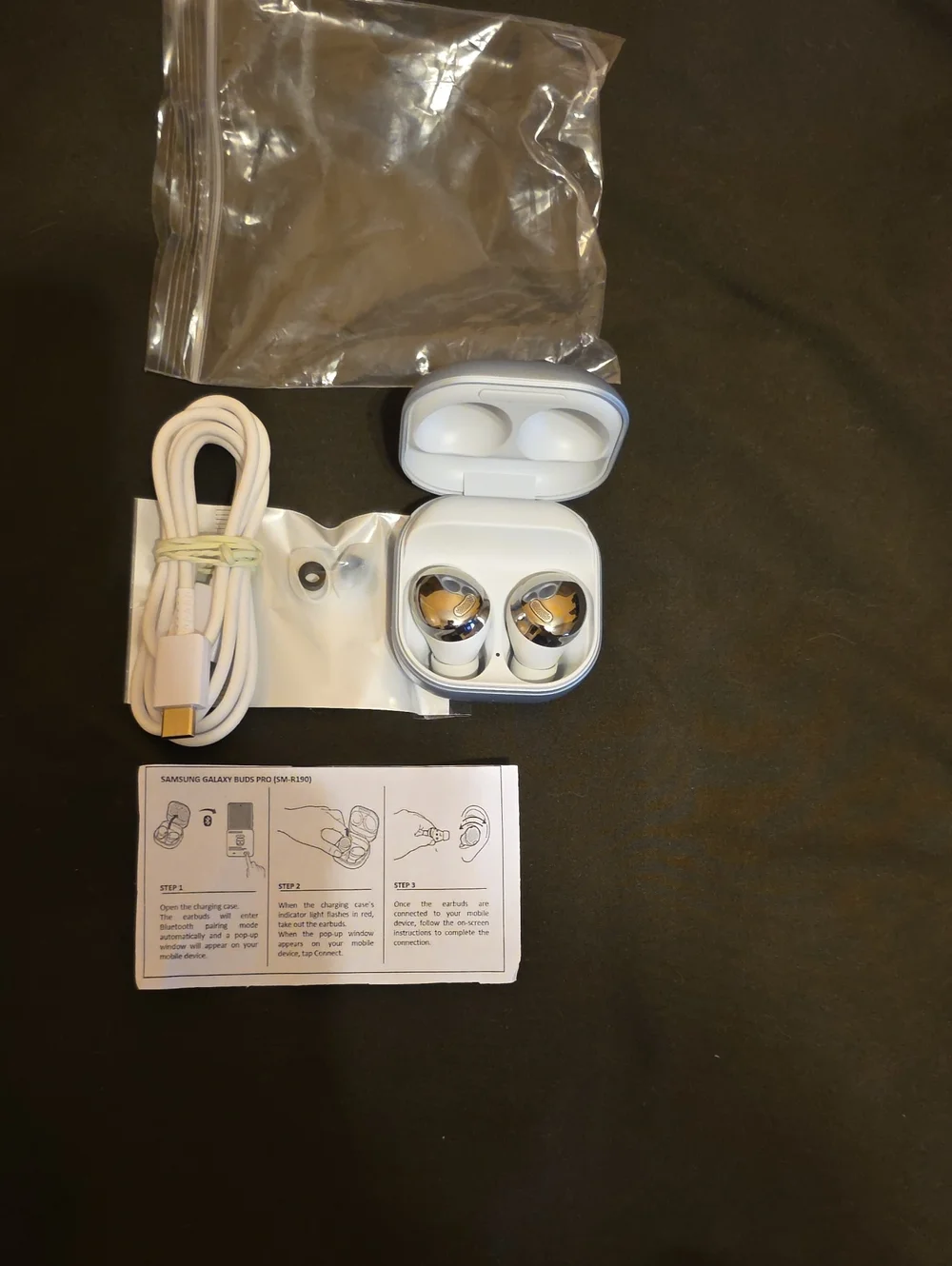 Samsung White Charging Case with Silver Chrome True Wireless Earbuds