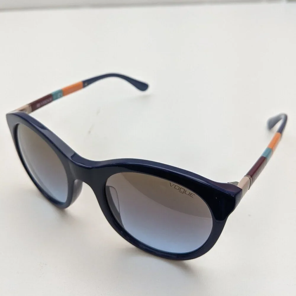 Vogue frame 10