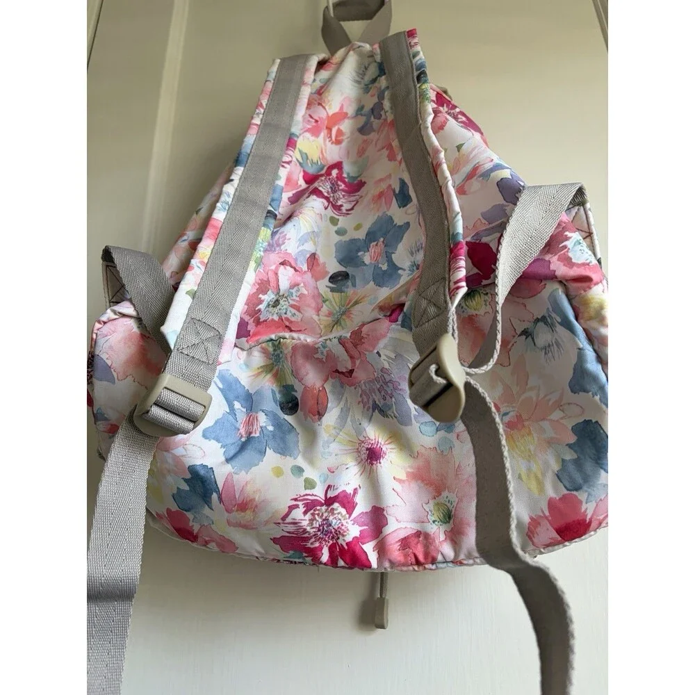Lesportsac style travel