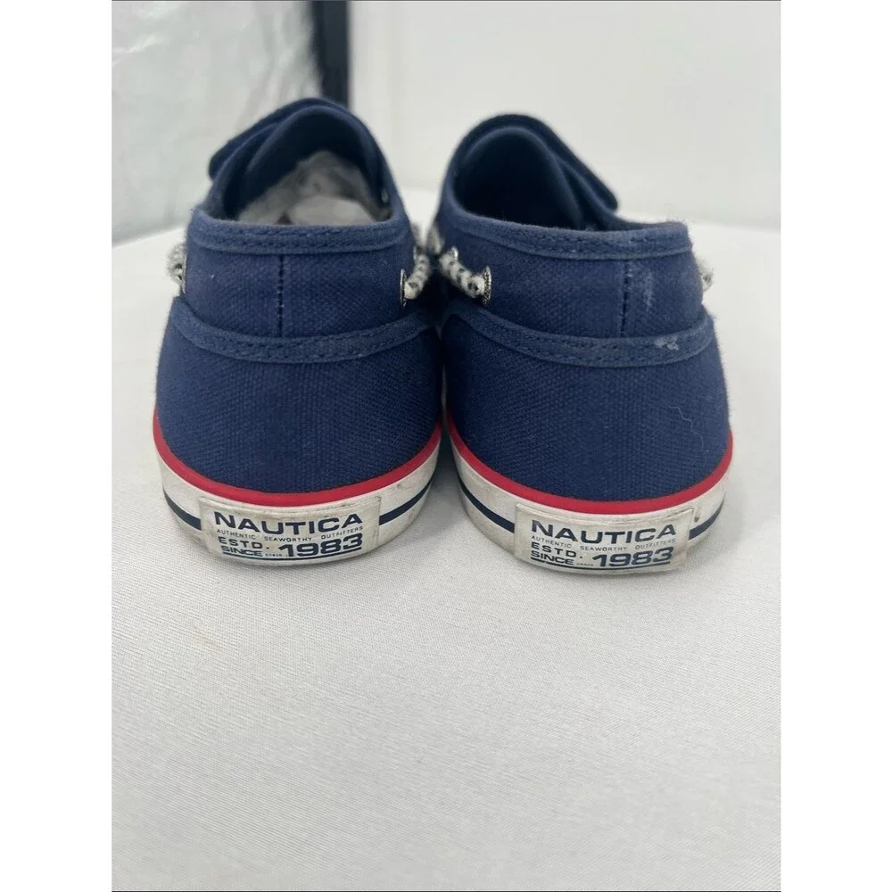 Nautica slip boat