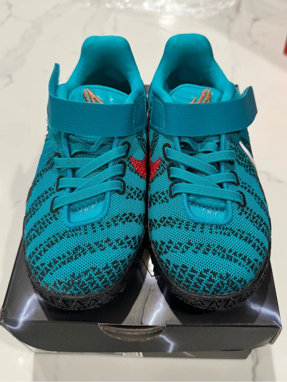 Nike nwt ja