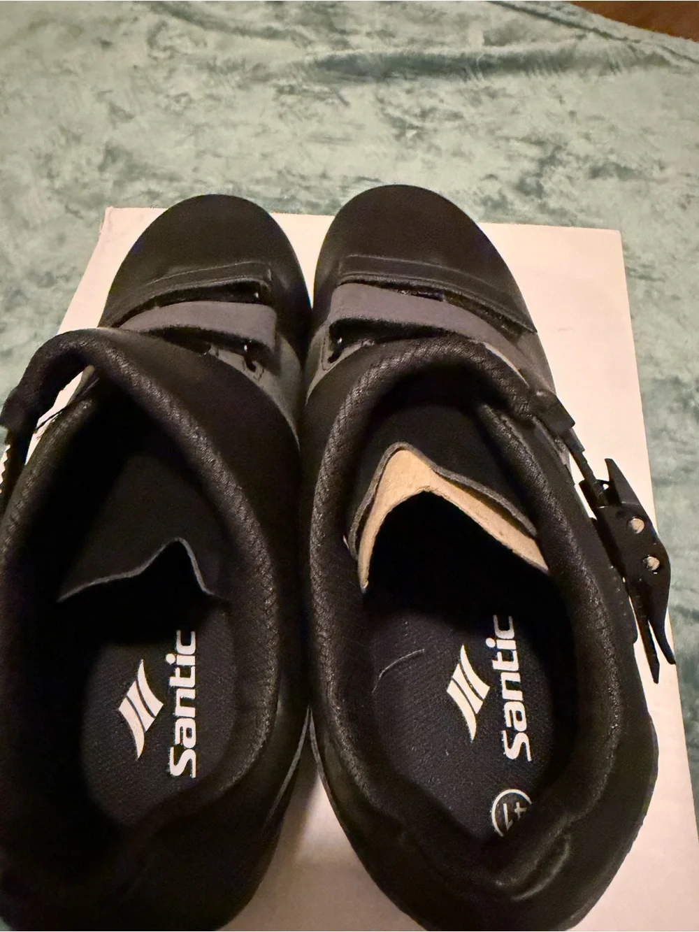 N/A comfortable black