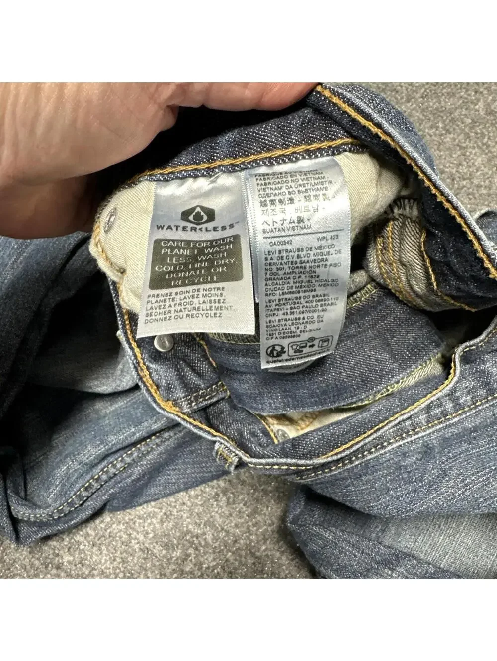Levis used clothing