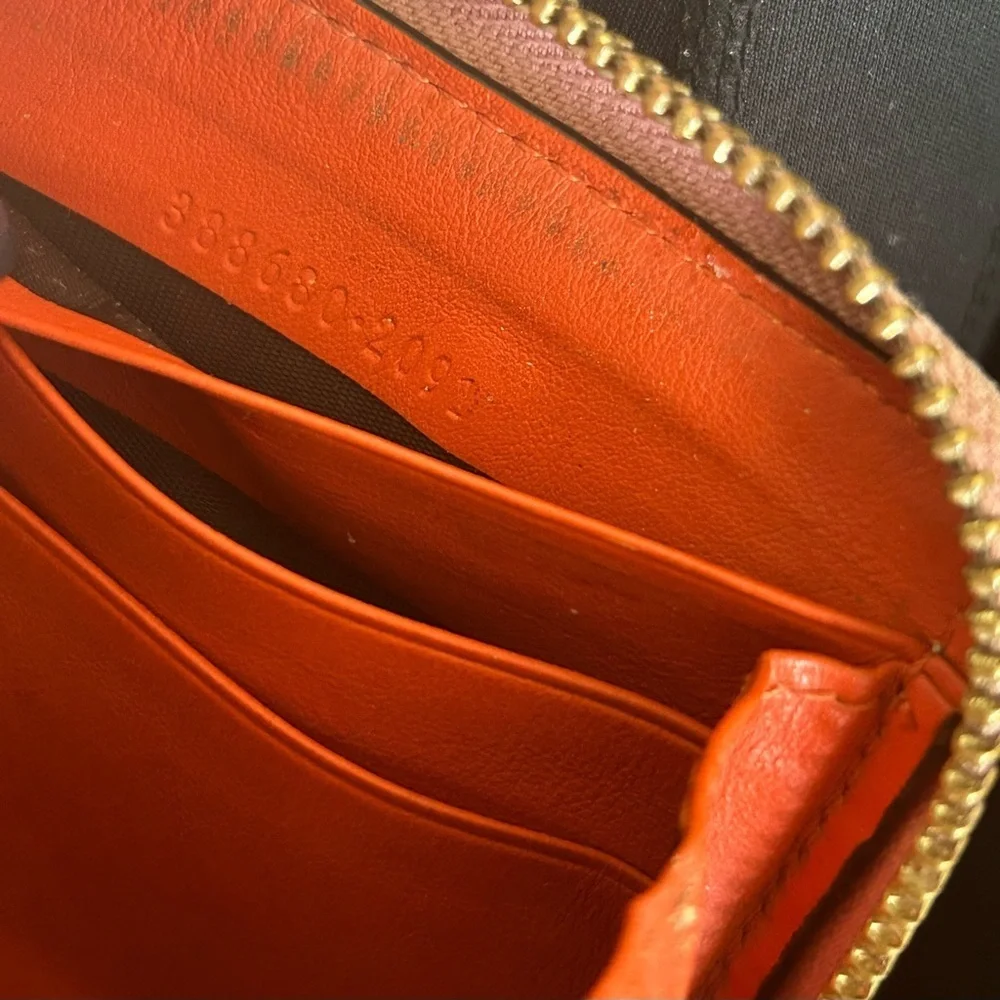 Gucci monogram gg