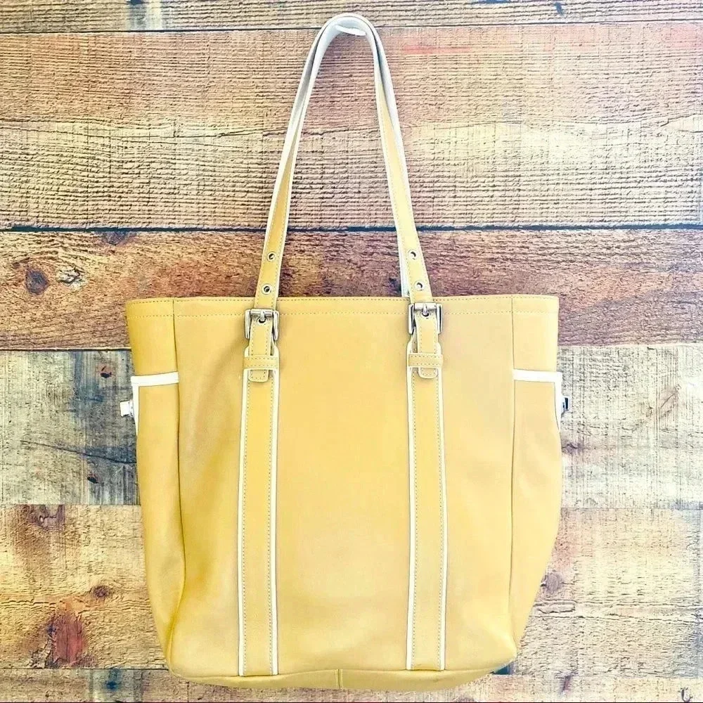 Coach pre loved