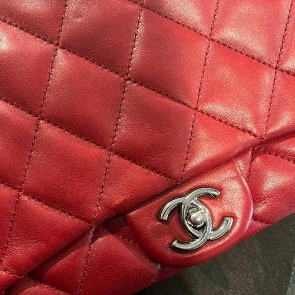 CHANEL elegant quilted