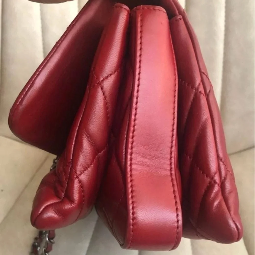 CHANEL elegant quilted