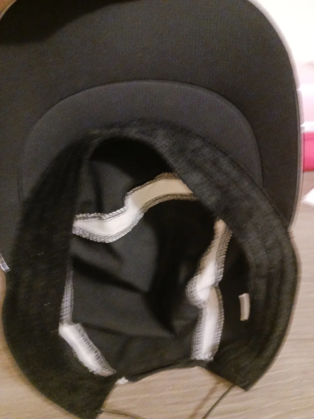 The North Face Black and White Performance  Cap S/M/ L  Adj