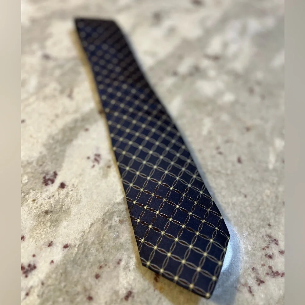 Hugo Boss Mens Silk Tie Navy‎ Blue Geometric Lattice Made in Italy Necktie