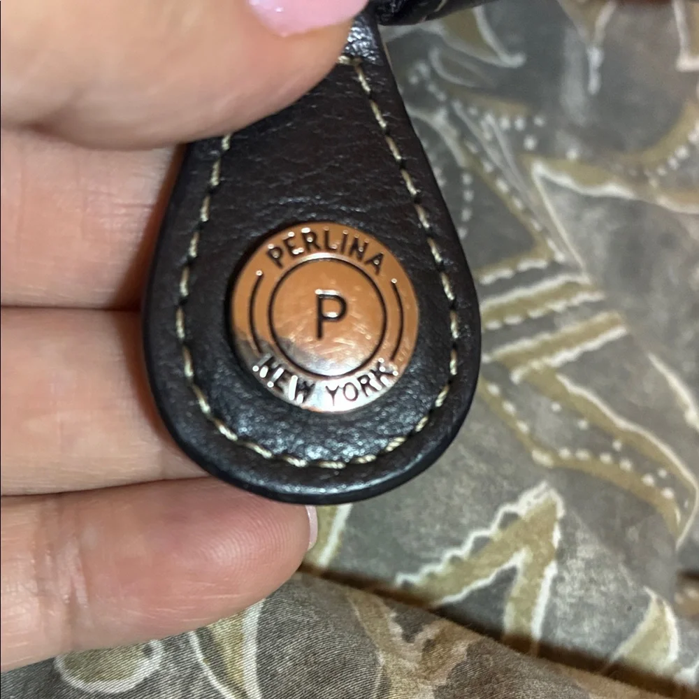 Perlina compact black