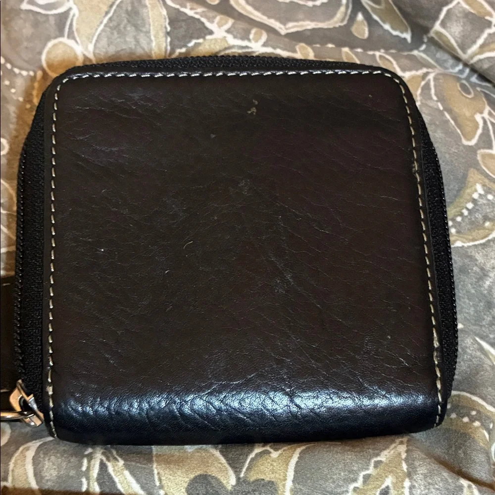 Perlina compact black