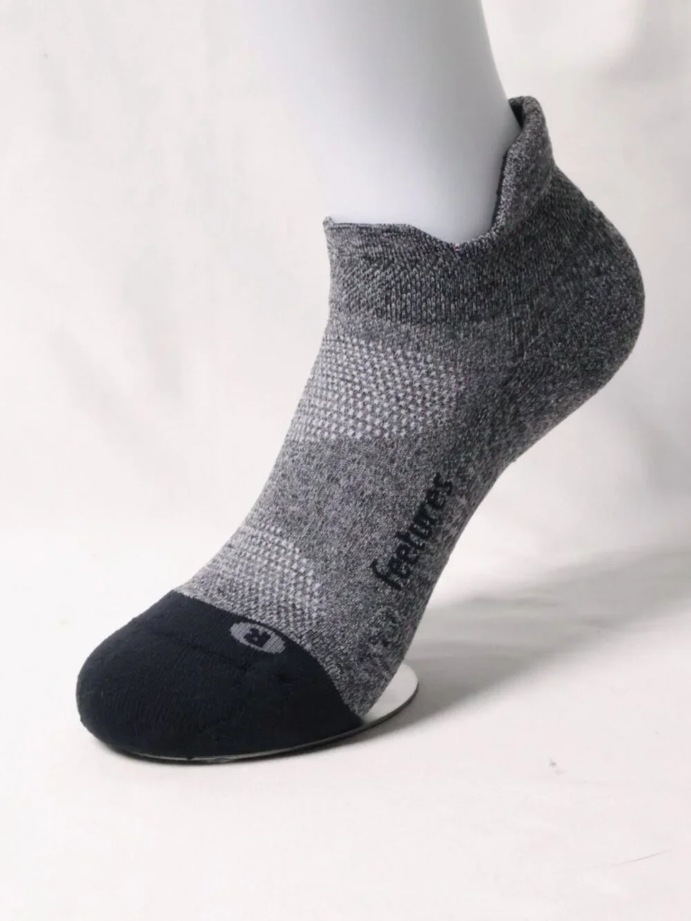 Feetures brand new