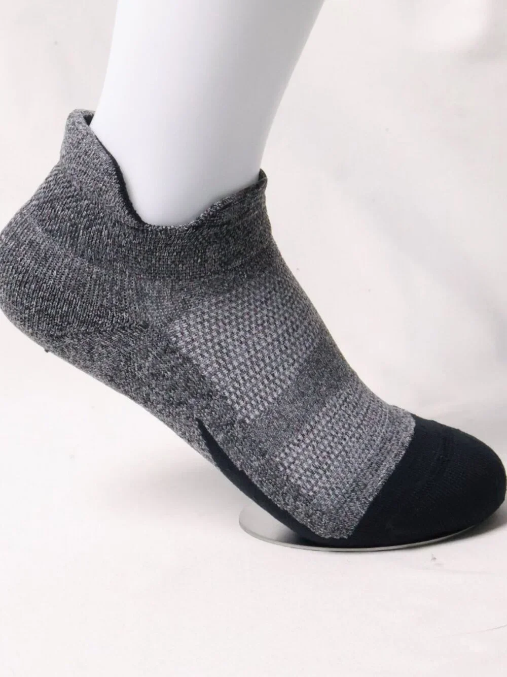 Feetures brand new